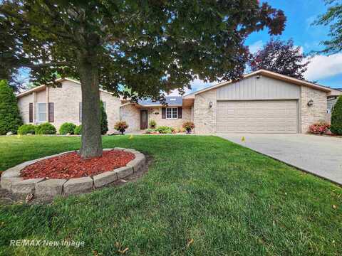 4740 Foxcroft, Bay City, MI 48706