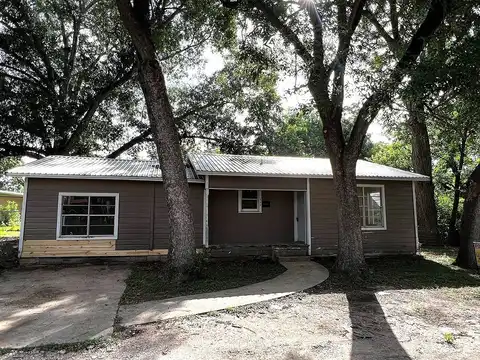 542 North Alley, La Grange, TX 78945
