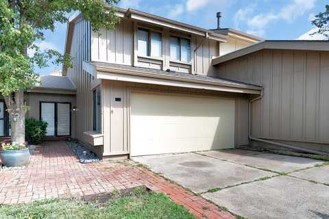 8201 E Harry St, Wichita, KS 67207