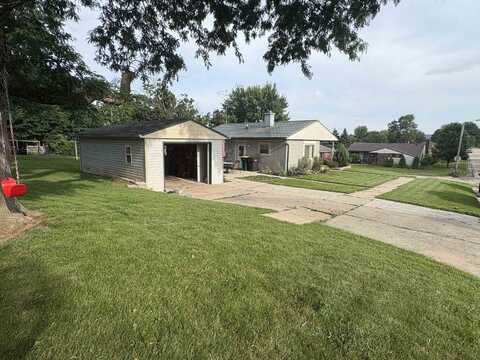 318 11th Avenue, New Glarus, WI 53574