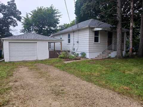 447 E Geneva Street, Elkhorn, WI 53121