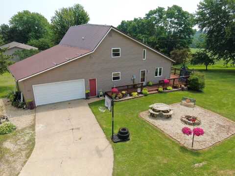 512 Seneca Heights Avenue, Gays Mills, WI 54631
