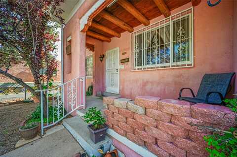 1311 Maclovia, Santa Fe, NM 87505