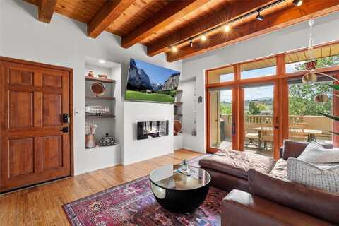 711 Viento Drive, Santa Fe, NM 87501