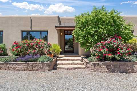 9 Via Diamante, Santa Fe, NM 87506