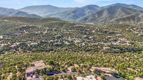 830 Vista Canada Lane, Santa Fe, NM 87501