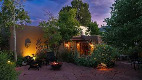 20 Valerio, Ranchos de Taos, NM 87557