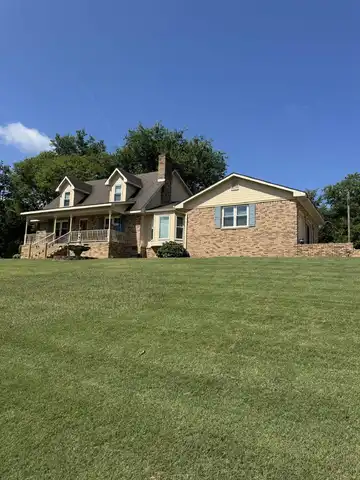 1327 N Jackson Ave, Russellville, AL 35653