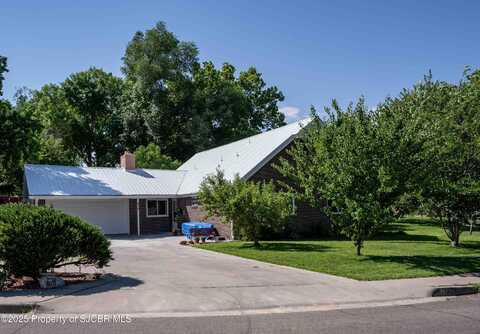 628 N GLADEVIEW Drive, Farmington, NM 87401