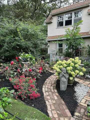 27 E pierson Ave, Somers Point, NJ 08226