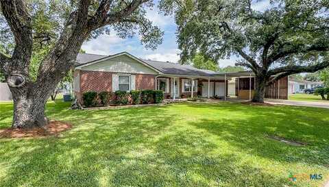 108 Sandra Street, Edna, TX 77957