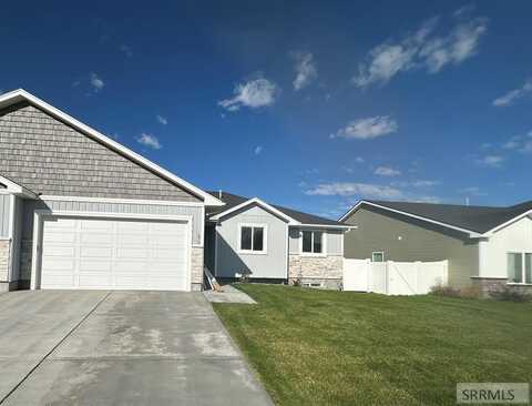 570 S Cutler Avenue, Sugar City, ID 83448