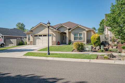 3735 Arizona Drive, Medford, OR 97504