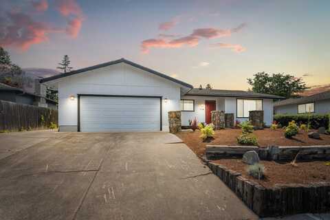 1736 Inverness Drive, Medford, OR 97504