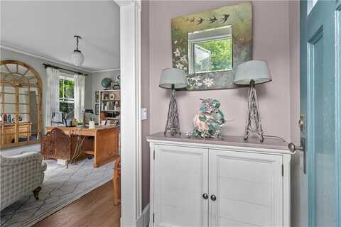 132 Ruggles Avenue, Newport, RI 02840