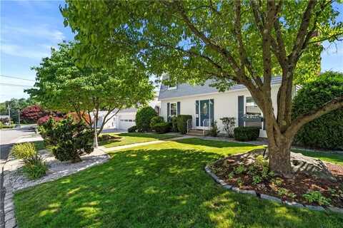 7 Tara Street, North Providence, RI 02904