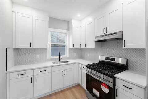 735 Broadway, Pawtucket, RI 02861