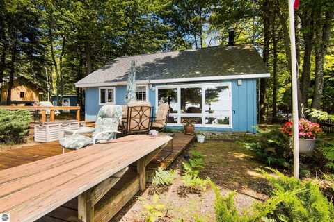 968 S Golden Beach Drive, Kewadin, MI 49648