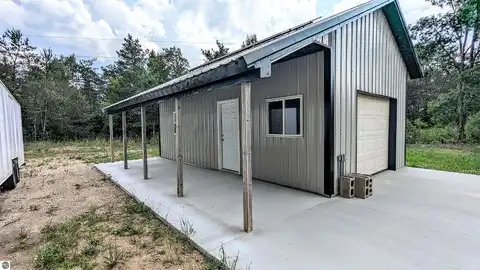 00 N 5 Road, Mesick, MI 49668