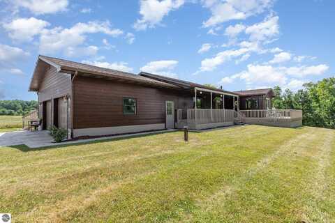 4825 W Jordan Road, Weidman, MI 48893