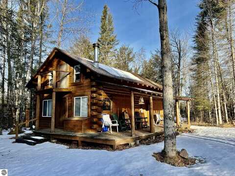 xxx County Road, Arnold, MI 49818