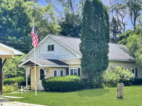 1198 Carlisle Road, Traverse City, MI 49696