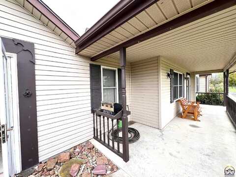 15700 Rock Island RD, Mayetta, KS 66509