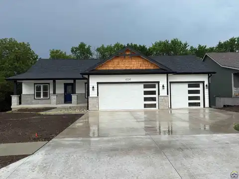 4334 SW Lakeside DR, Topeka, KS 66610