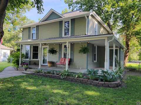 208 W Pottawatomie ST, Rossville, KS 66533