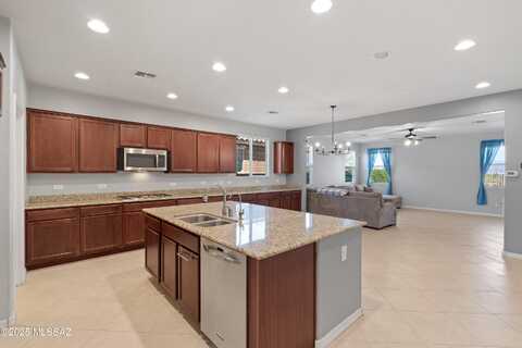 9509 S Quiet Dove Drive, Tucson, AZ 85747