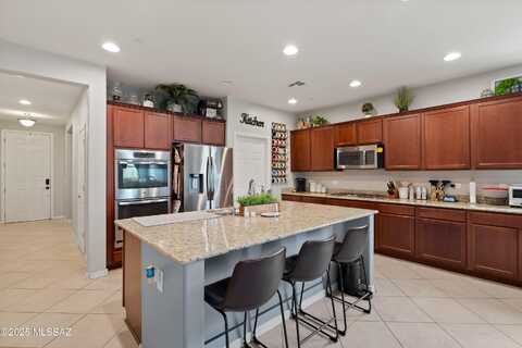 9509 S Quiet Dove Drive, Tucson, AZ 85747