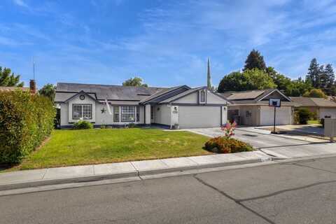 5746 W Judy Court, Visalia, CA 93277