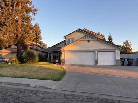 5703 W Monte Verde Court, Visalia, CA 93277