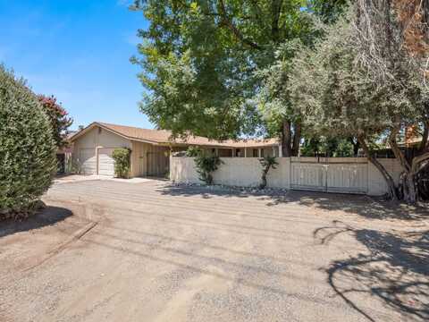 1004 W Walnut Avenue, Visalia, CA 93277