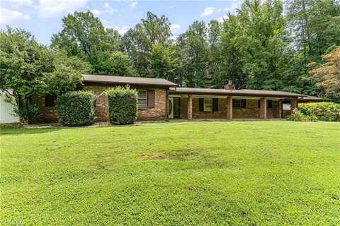 2725 Spicewood Drive, Winston Salem, NC 27106