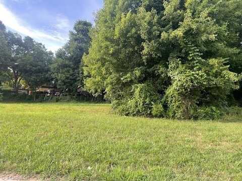 402 Martin Luther King Jr Boulevard, Lexington, NC 27292