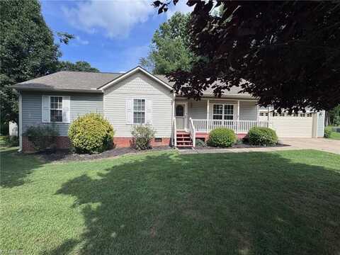 10 Braxton Lane, Thomasville, NC 27360