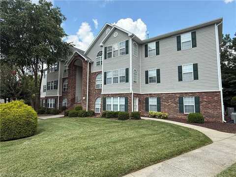 324 Scholastic Court, Winston Salem, NC 27106