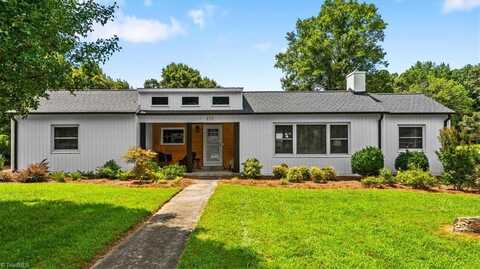 420 E Swannanoa Avenue, Liberty, NC 27298