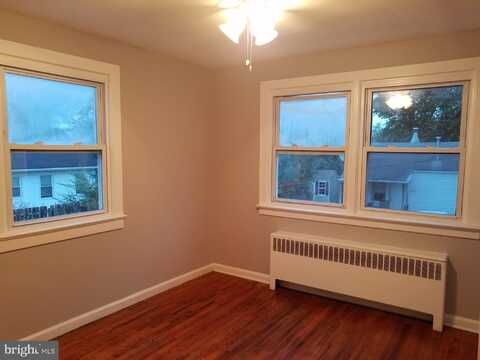 5 E MAIN STREET, WRIGHTSTOWN, NJ 08562