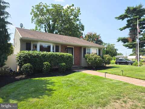 18 E MAPLE AVENUE, BELLMAWR, NJ 08031
