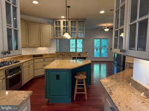 10408 MARBURY ROAD, OAKTON, VA 22124