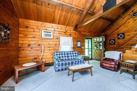 24 FORGE ROAD, WOMELSDORF, PA 19567