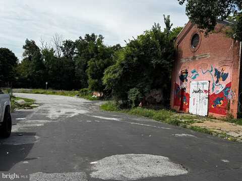 622 S FULTON AVENUE, BALTIMORE, MD 21223