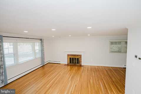 1635 DINNEEN DRIVE, MCLEAN, VA 22101