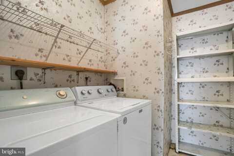 9 SIDING LANE, MILLERSBURG, PA 17061