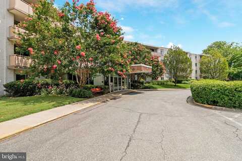 7501 DEMOCRACY BOULEVARD, BETHESDA, MD 20817