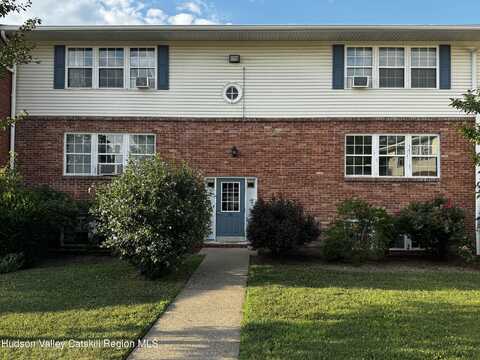 18 Huguenot Street, New Paltz, NY 12561