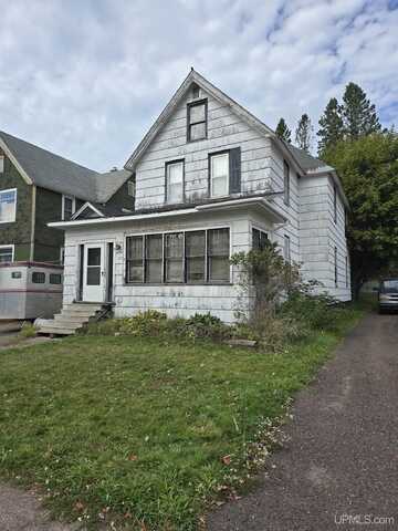 117 S Iroquois, Laurium, MI 49913