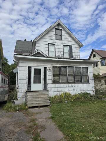117 S Iroquois, Laurium, MI 49913